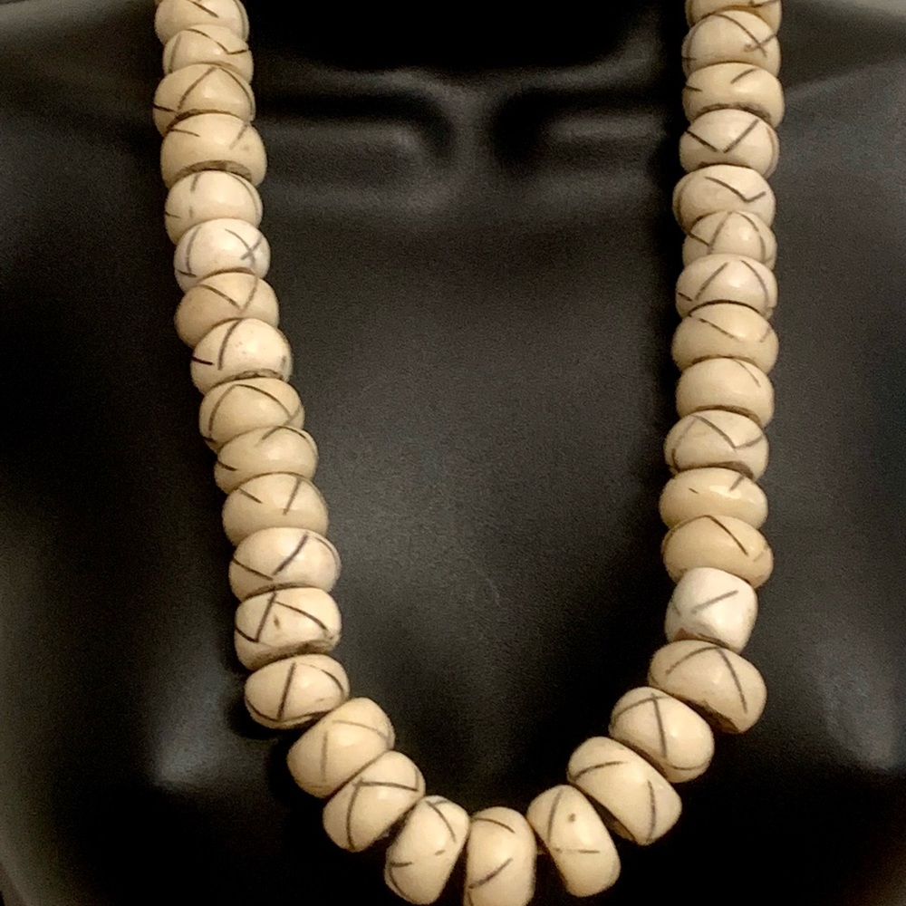 (1) Large Full Strand Vintage Bone Beads Necklace - Picture 2 of 7